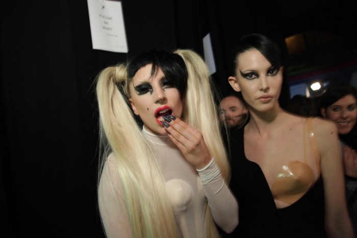 Backstage Défilé Thierry Mugler’s Fall/Winter 2011 Collection