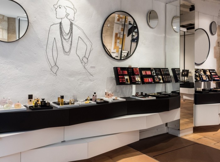 Chanel ouvre sa première boutique beauté à Paris