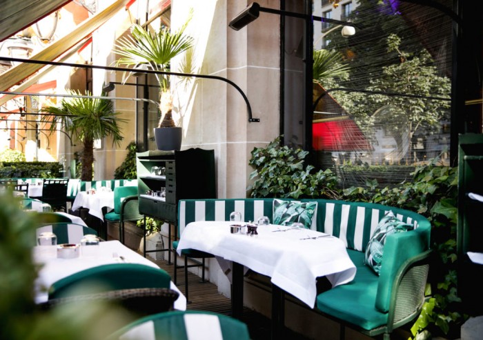 Le Cabana Café, la terrasse du Beverly Hills Hotel à l’Hôtel Plaza Athénée