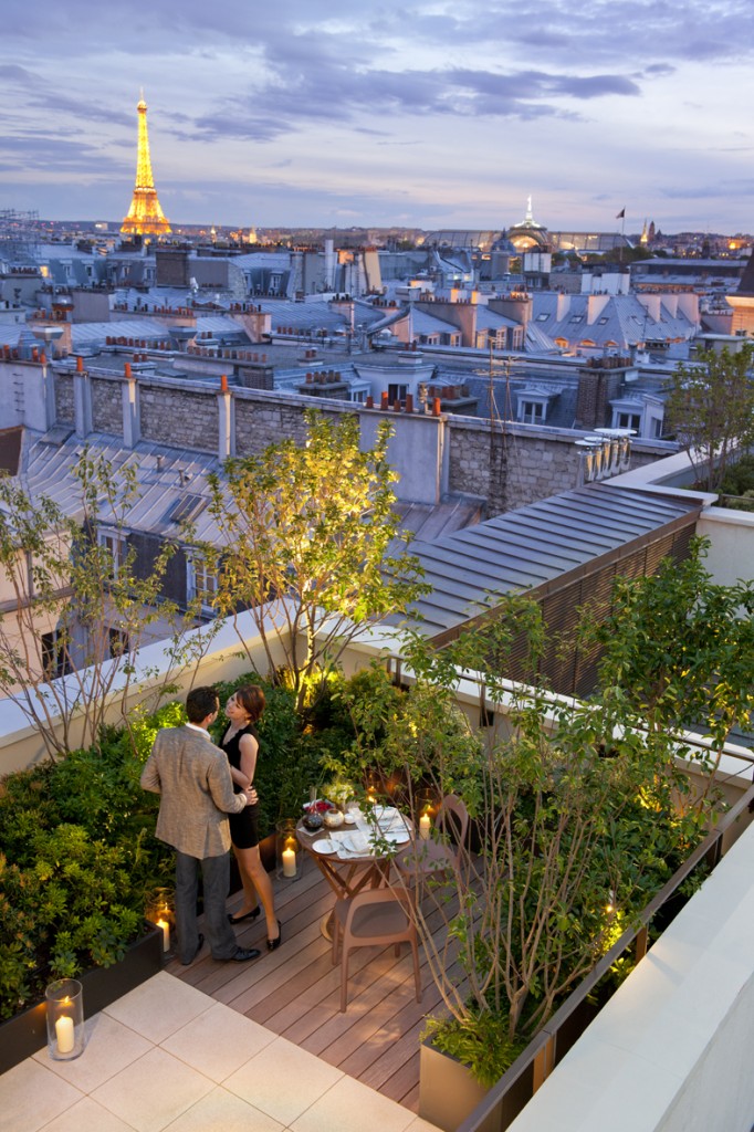 Mandarin-Oriental-Paris-Panoramic-Suite-terrace-682x1024
