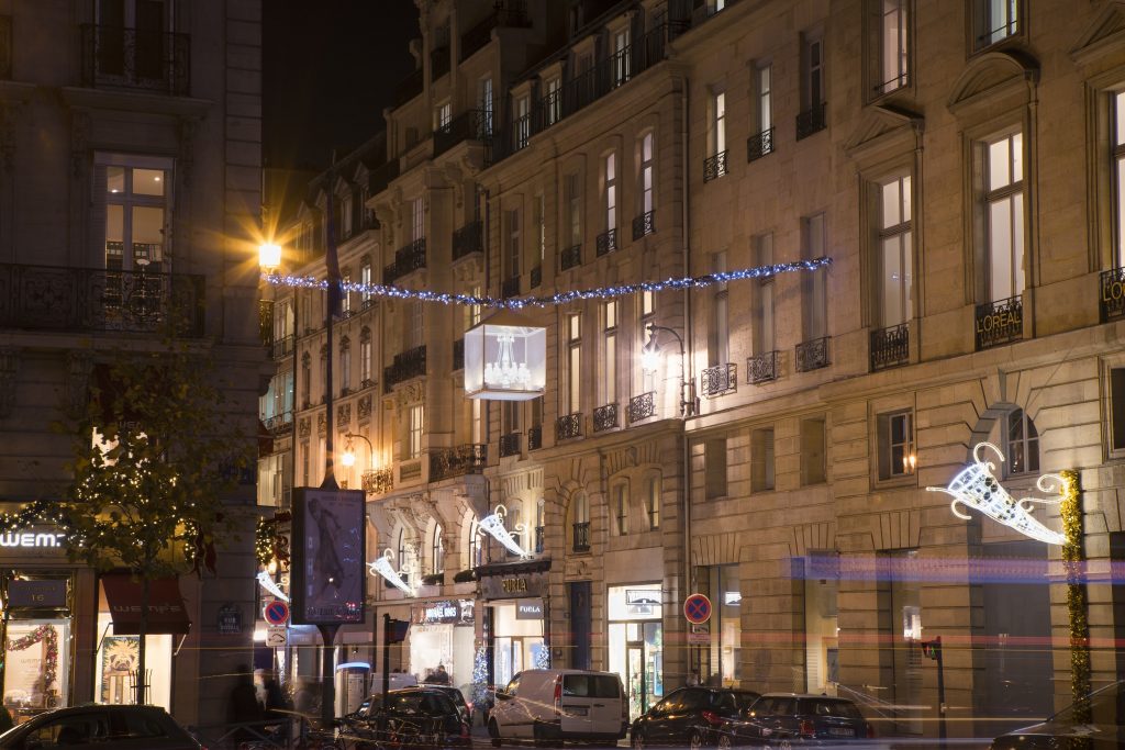 Baccarat illumine le faubourg Saint-Honoré_4 c Laurent Parrault