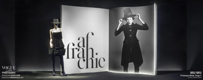 Vogue Paris met en scène les vitrines du Printemps Haussmann